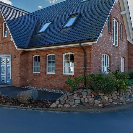 Ankerplatz * Alt Reddevitz